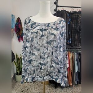 RW&CO Women's Blue and Gray Patterned Top